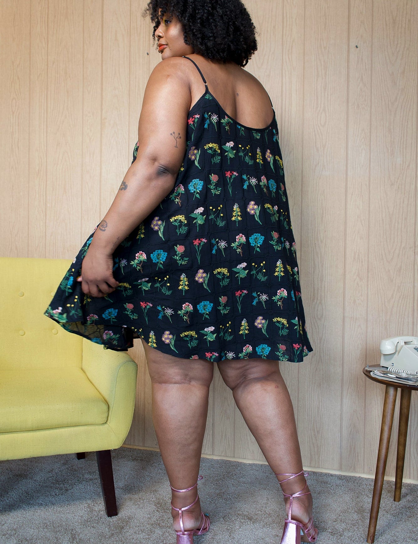 GIGISLIPBLACK_892f1fc5-406f-41b0-8dcf-0741c89e94cd.jpg