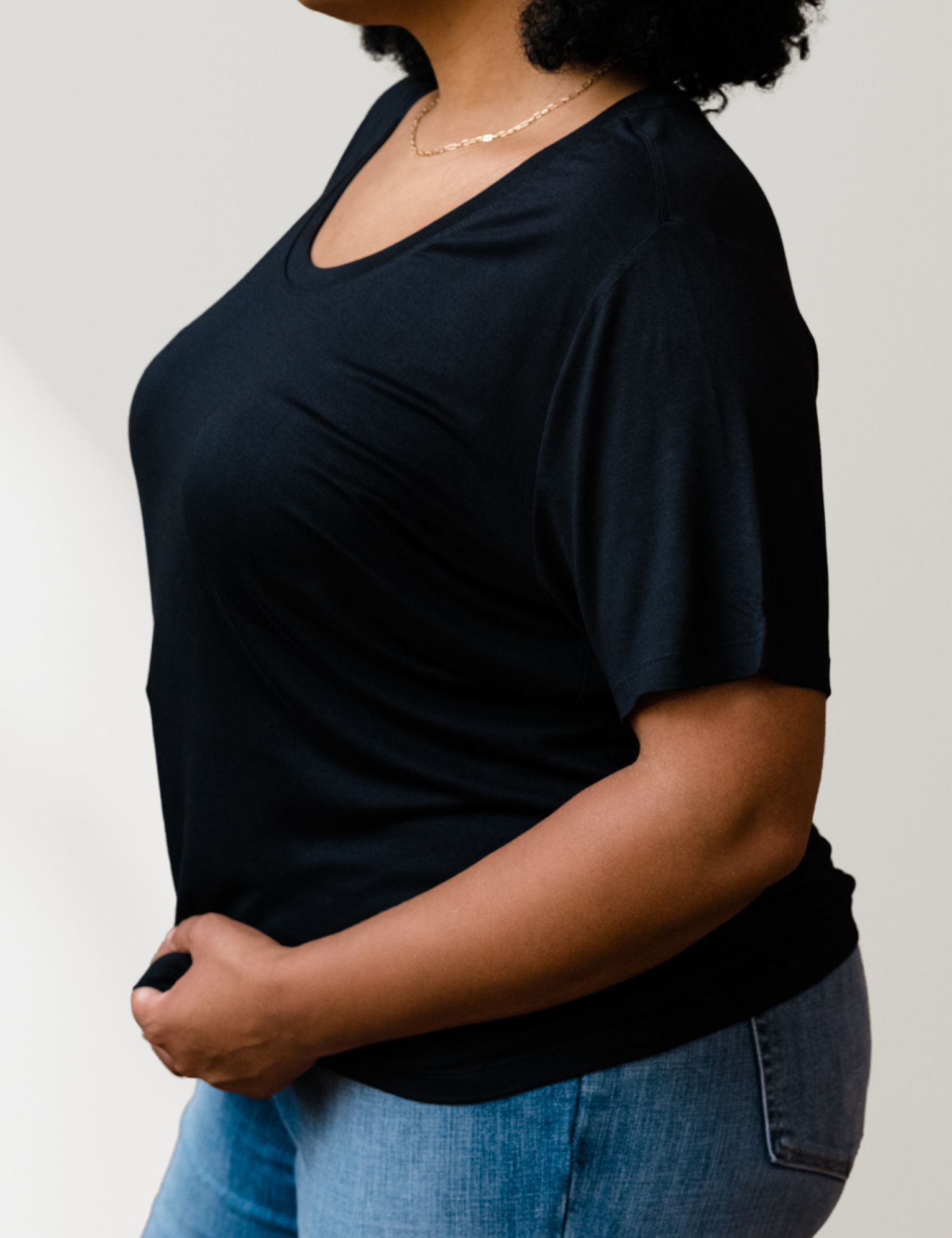 MaeDrapeyTee-Black-ABLE-10_2f01992a-b236-4da8-896f-dc4d8f64f9ba.png
