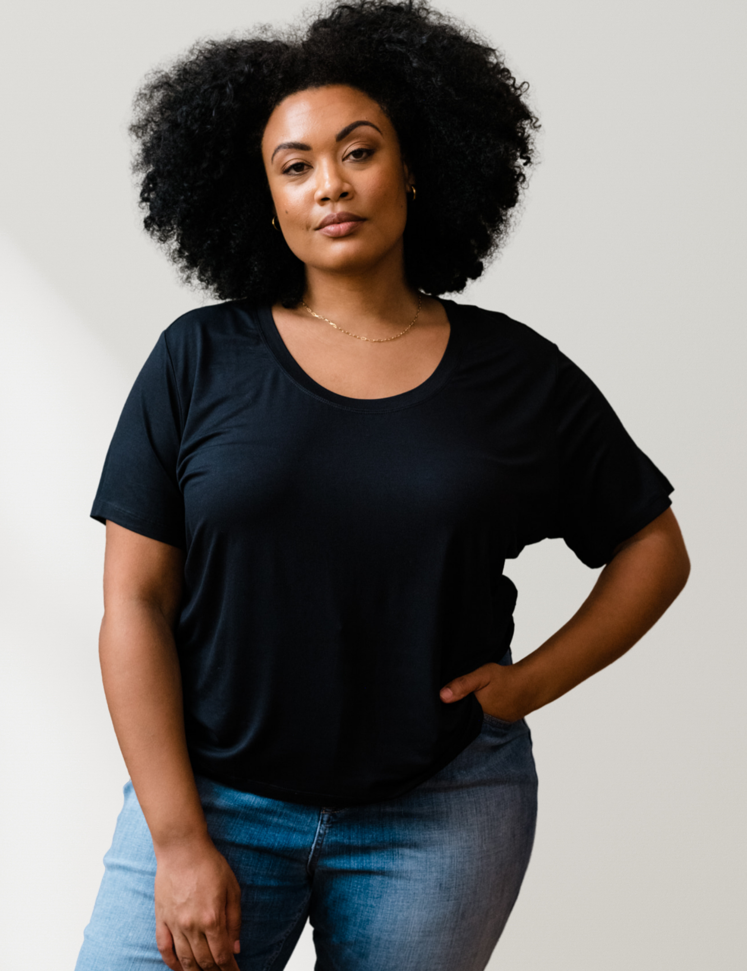 MaeDrapeyTee-Black-ABLE-12_d8d9a8b1-fad9-41cf-b63c-81f39227d7d6.png