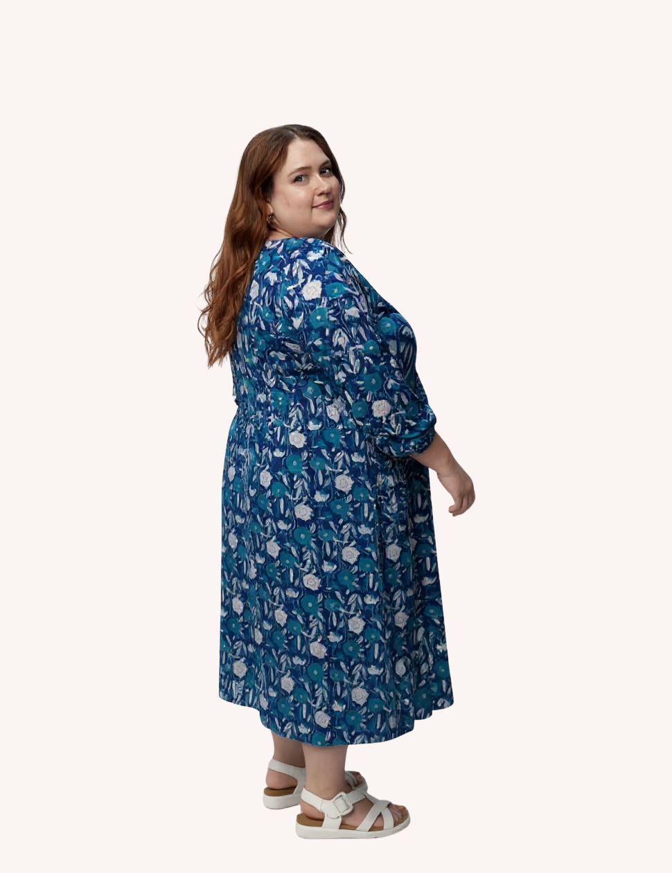 Model002_Right_01_outfit_08_front_cropped.png
