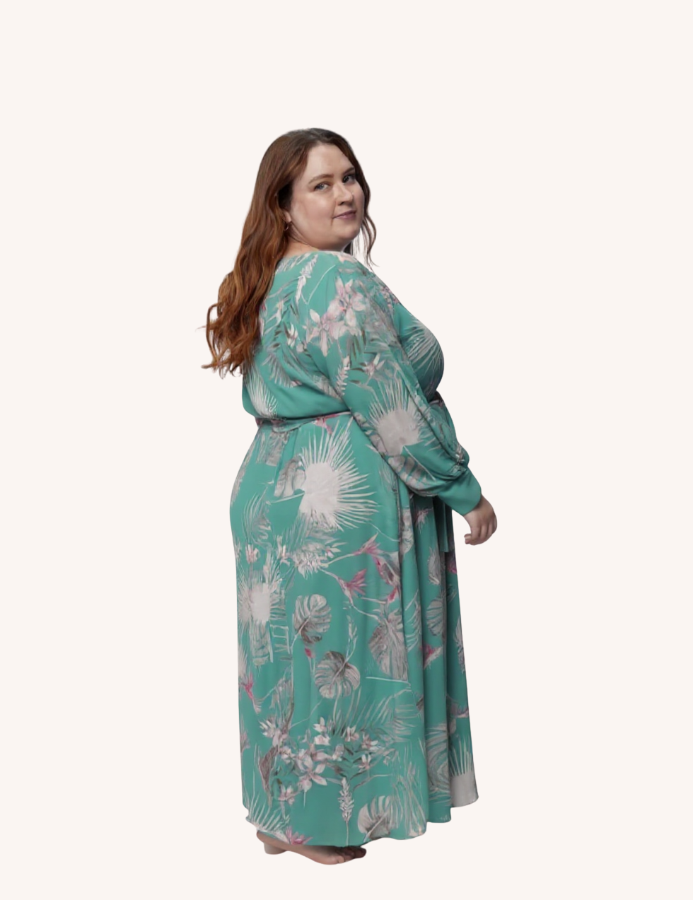 Model002_Right_01_outfit_16_front_cropped.png