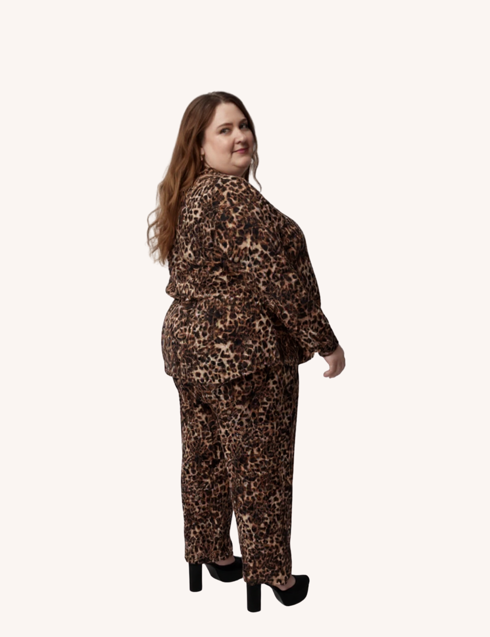 Model002_Right_01_patterns_7_front_cropped.png