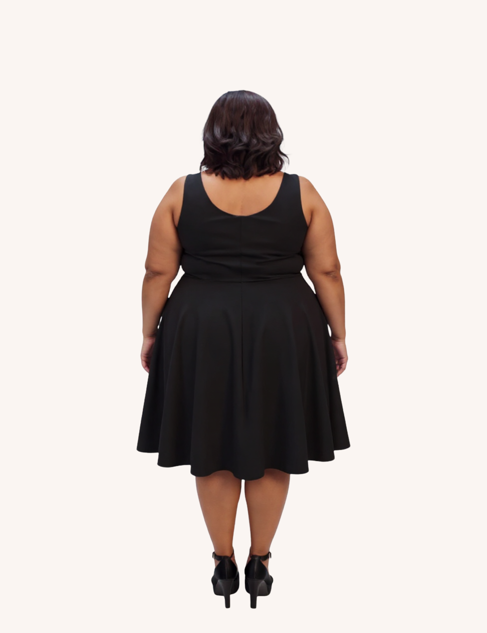 Model004_Back_01_b_w_29_back_cropped.png