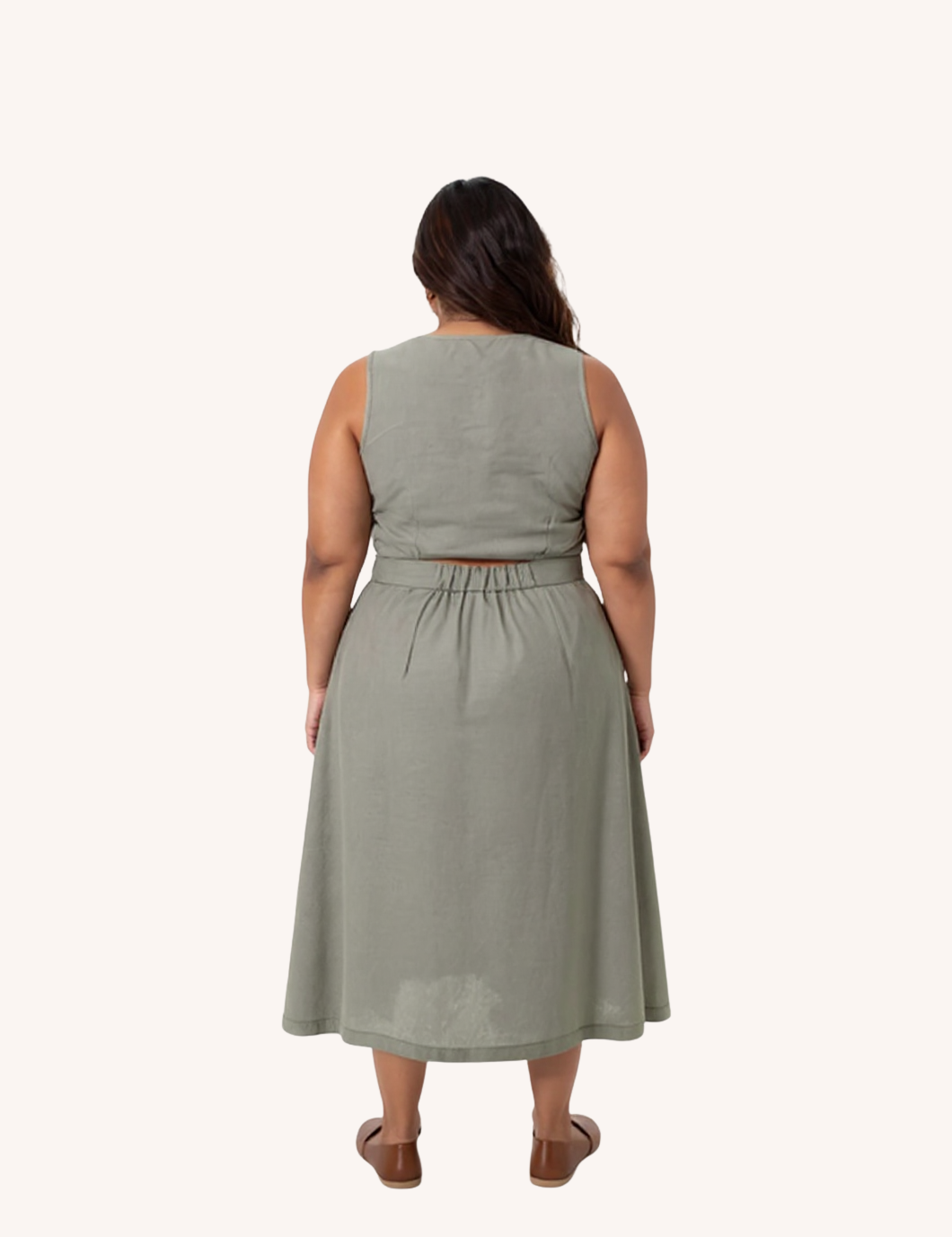 Model004_Back_Lower_02_reistor_boxy_crop_top_dark_green_back_cropped.png