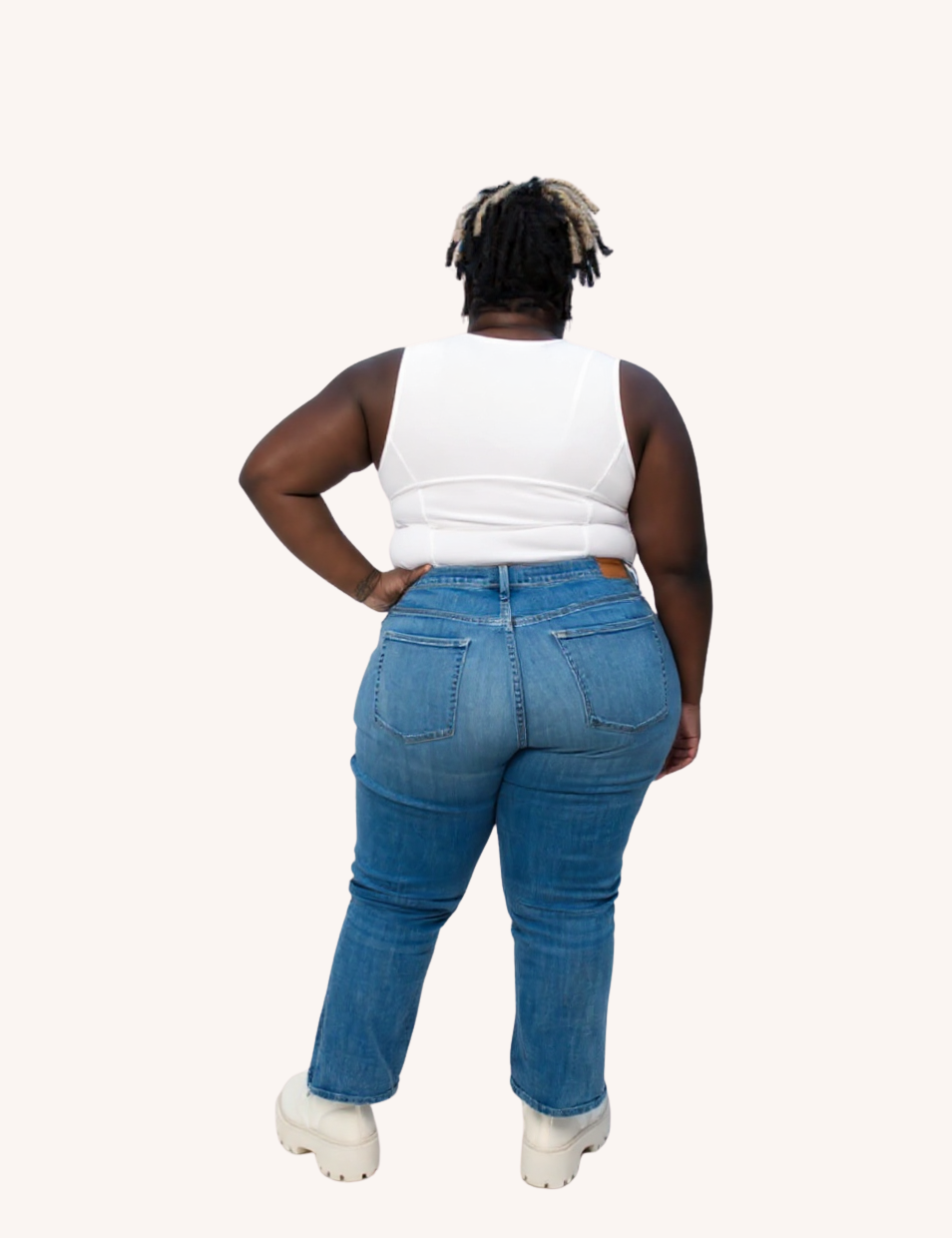 Model006_Back_002_outfit_20_back_cropped.png