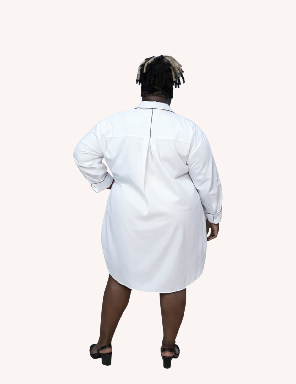 Model006_Back_002_see_rose_go_signature_piping_tunic_shirt_white_back_cropped.png
