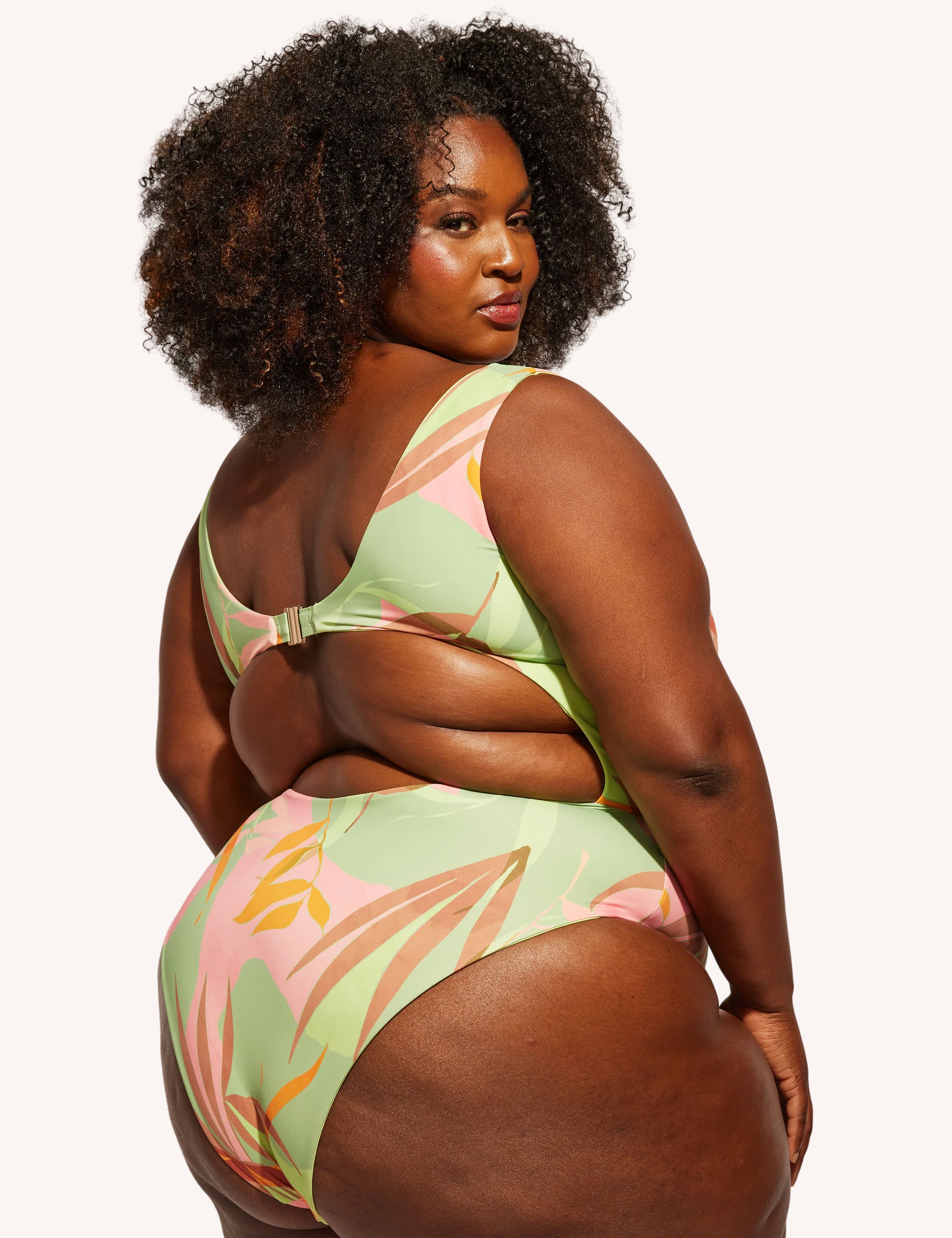 NomadsSwim-24-Green-332.png
