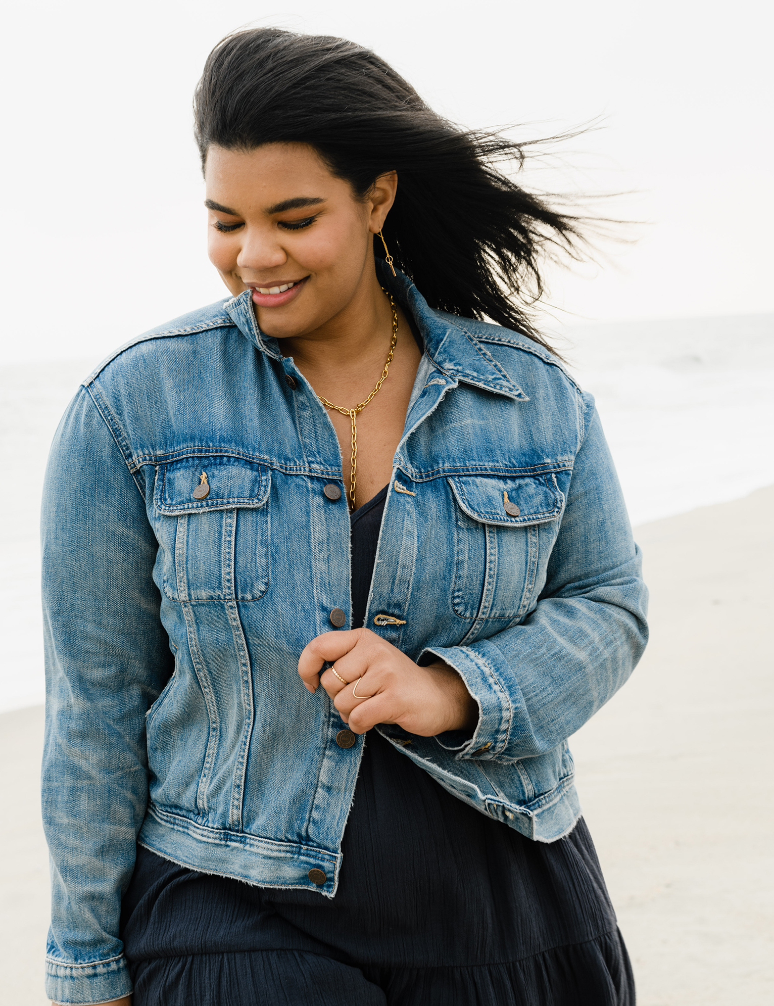 TheBaileyJacket-LightWash-ABLE-15_bd0e4532-8b01-42cf-bdbe-461ae0a9fdd5.png