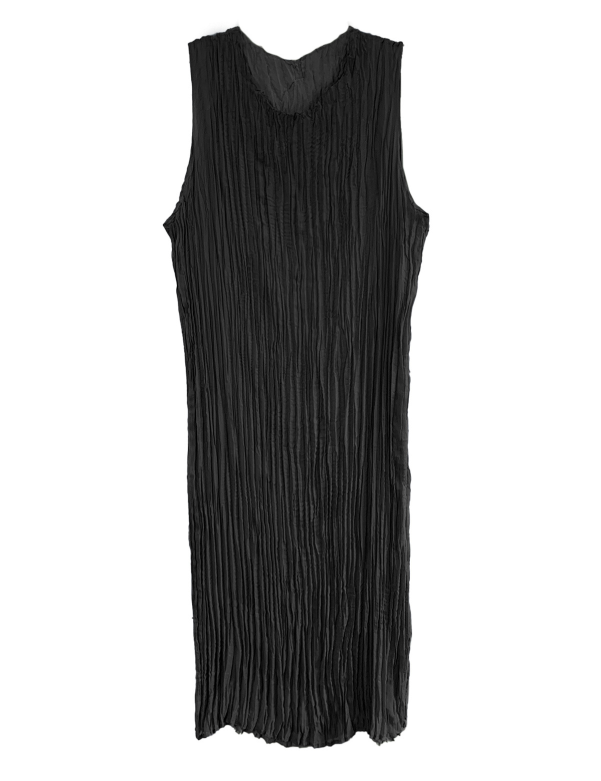 pleatedblackdress_31648b98-4413-4f38-abc6-5bc527ec5c3f.png